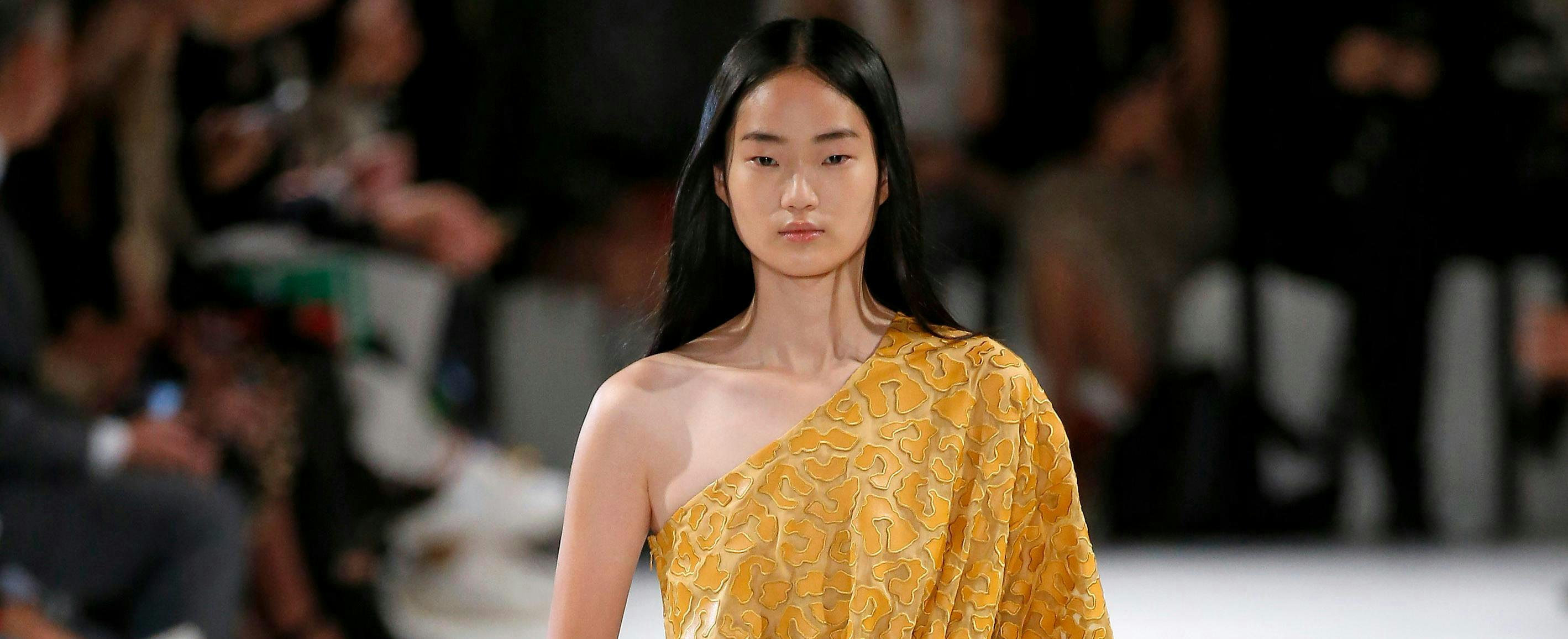 stella_mccartney_ ready to wear spring summer 2018 paris fashion week september october 2017 clothing apparel person human sari silk